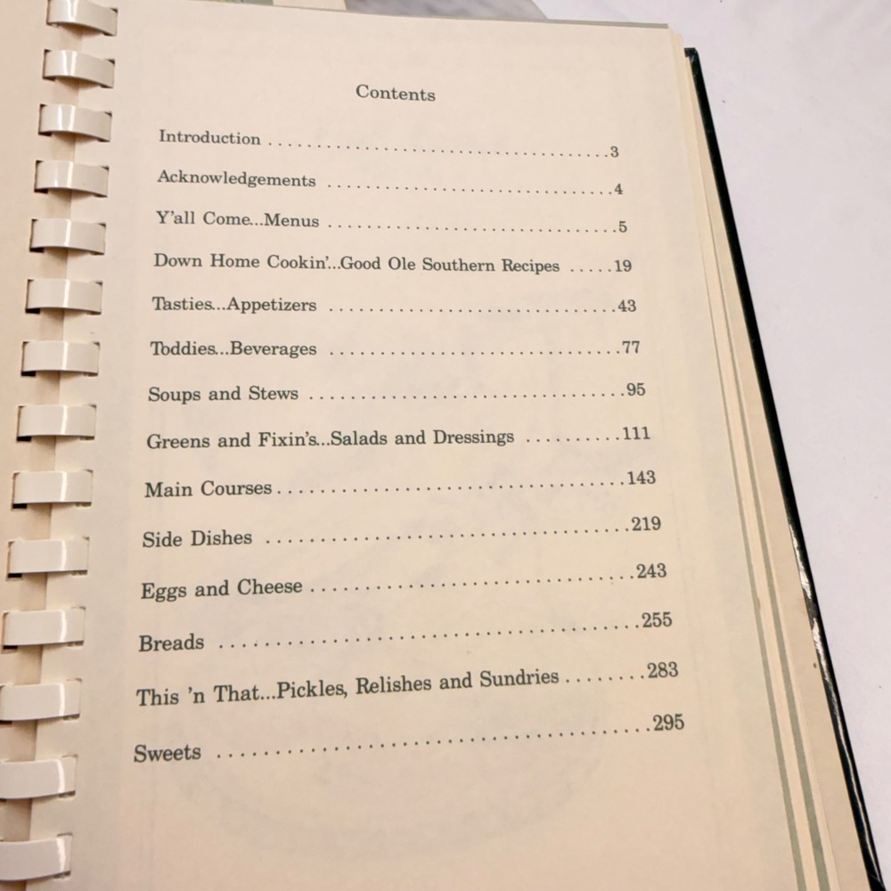 2 Vtg 80's Jr. League Cookbooks Charleston Receipts Repeats & Southern Elegance - Picture 10 of 11